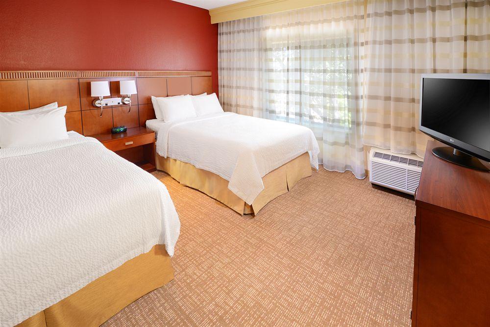Courtyard By Marriott Dallas Plano Parkway At Preston Road Exterior photo